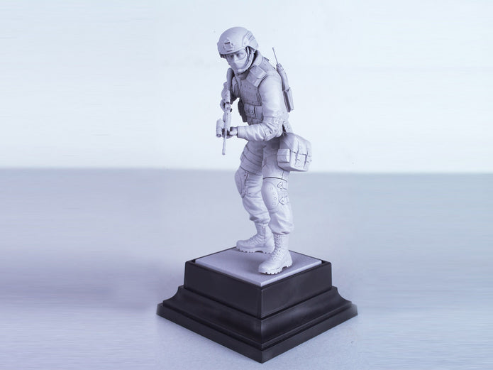 ICM 16101 Plastic model kit figures Scale 1:16 S.W.A.T Team Leader - kits models