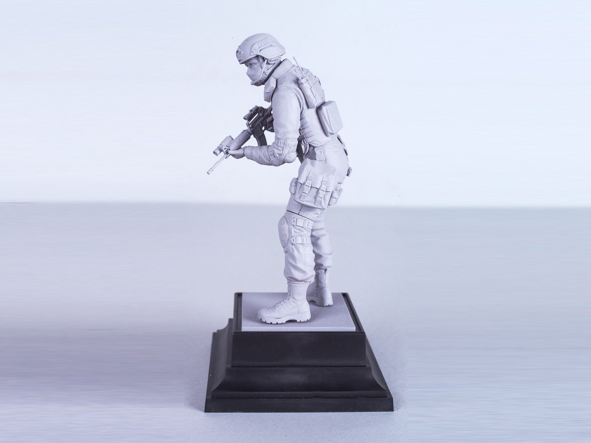 ICM 16101 Plastic model kit figures Scale 1:16 S.W.A.T Team Leader - kits models
