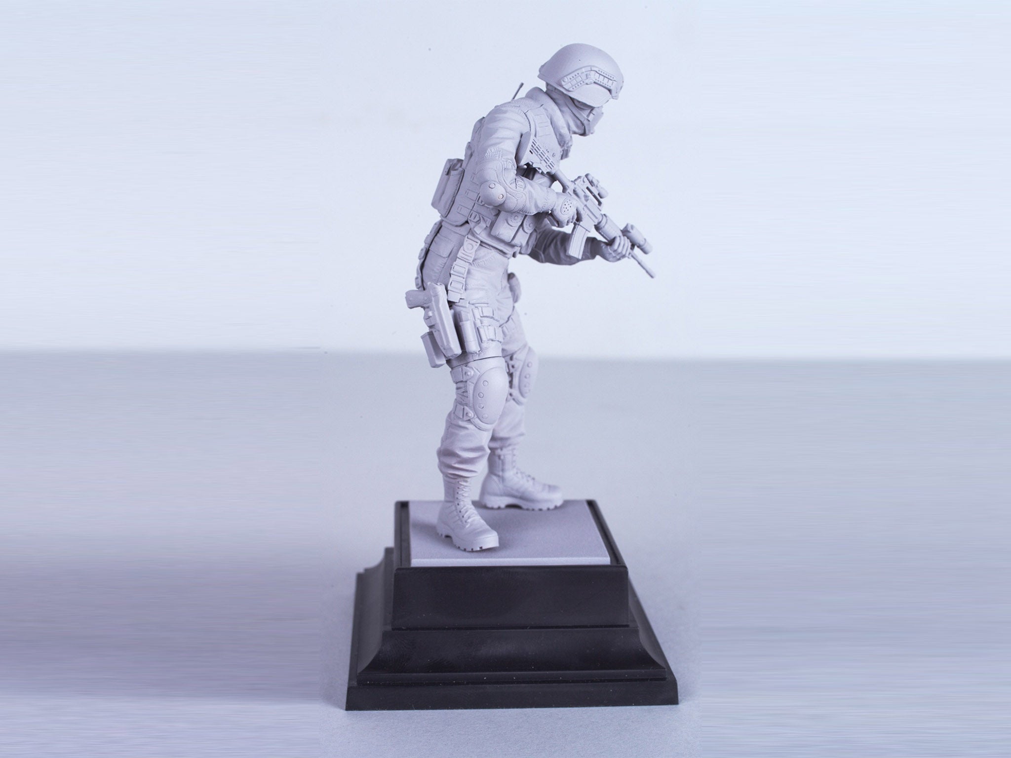 ICM 16101 Plastic model kit figures Scale 1:16 S.W.A.T Team Leader - kits models