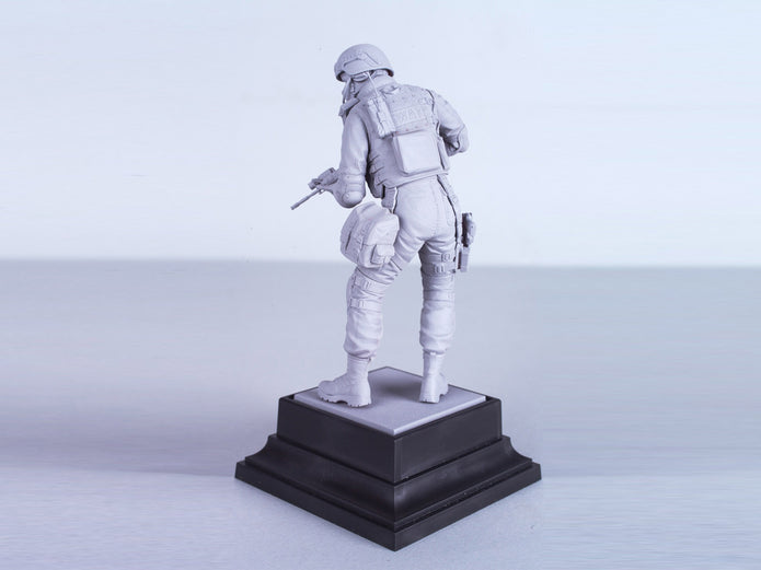 ICM 16101 Plastic model kit figures Scale 1:16 S.W.A.T Team Leader - kits models