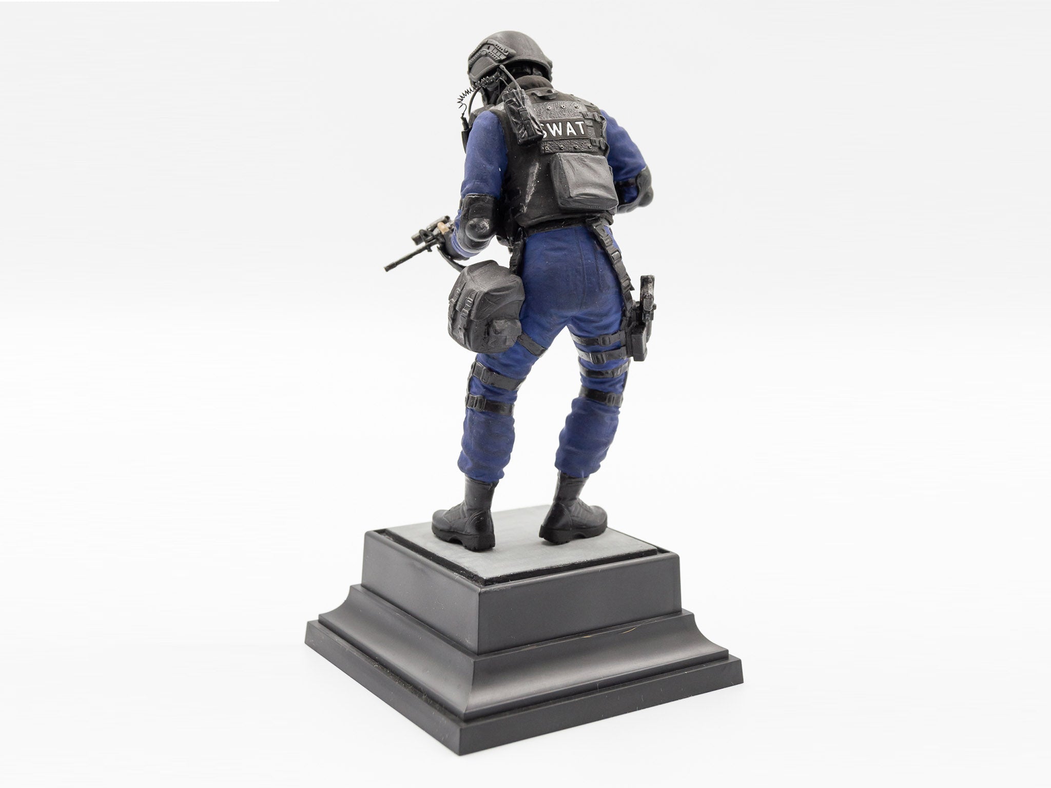 ICM 16101 Plastic model kit figures Scale 1:16 S.W.A.T Team Leader - kits models