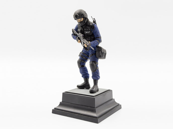 ICM 16101 Plastic model kit figures Scale 1:16 S.W.A.T Team Leader - kits models