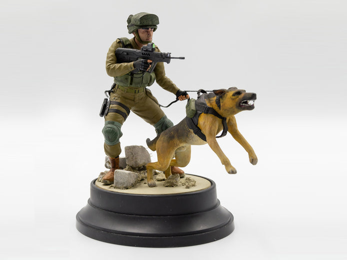 ICM 16102 Plastic model figures kit Scale 1:16 IDF K-9 Unitz OKETZ - kits models