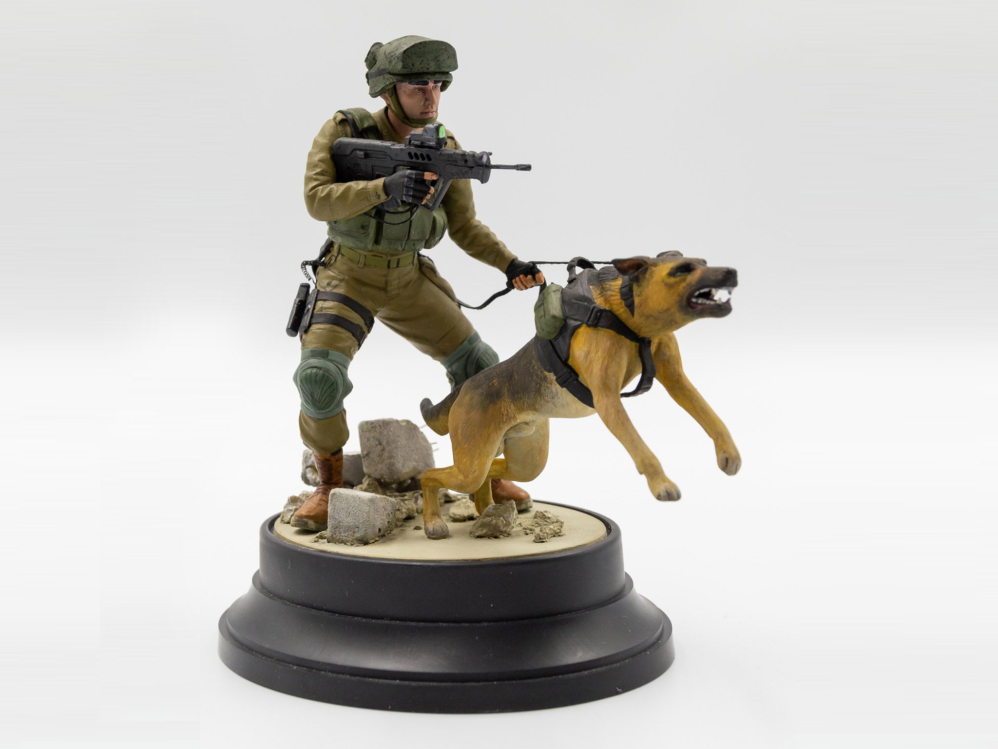 ICM 16102 Plastic model figures kit Scale 1:16 IDF K-9 Unitz OKETZ - kits models