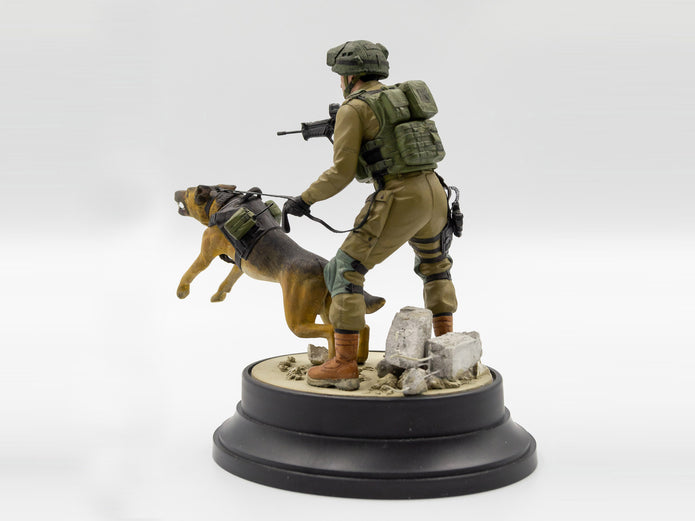 ICM 16102 Plastic model figures kit Scale 1:16 IDF K-9 Unitz OKETZ - kits models