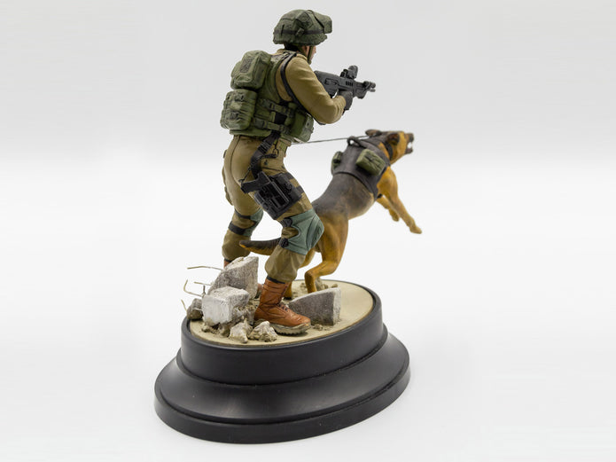 ICM 16102 Plastic model figures kit Scale 1:16 IDF K-9 Unitz OKETZ - kits models