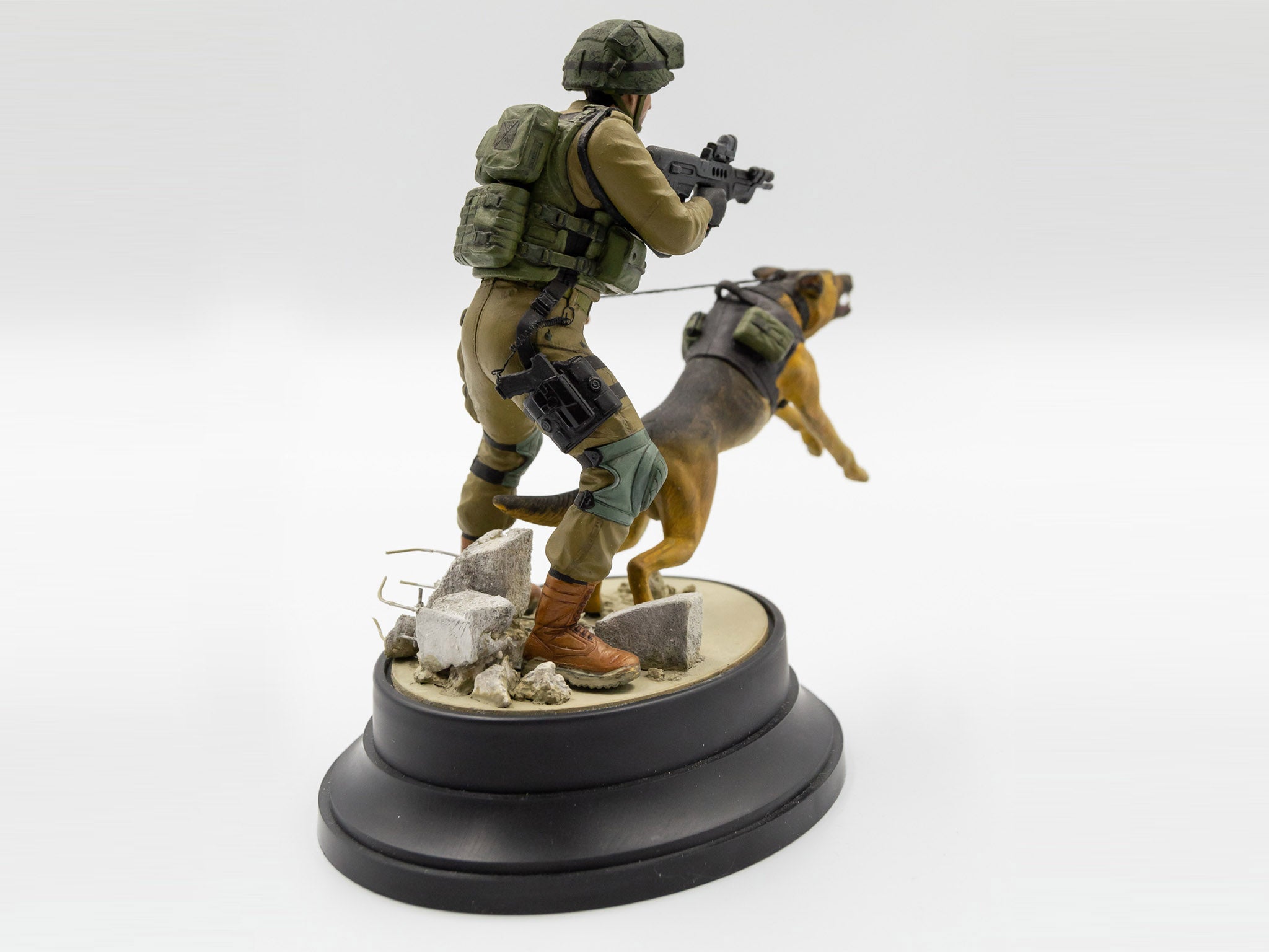 ICM 16102 Plastic model figures kit Scale 1:16 IDF K-9 Unitz OKETZ - kits models