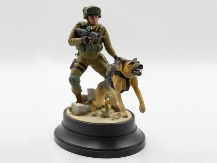 ICM 16102 Plastic model figures kit Scale 1:16 IDF K-9 Unitz OKETZ - kits models