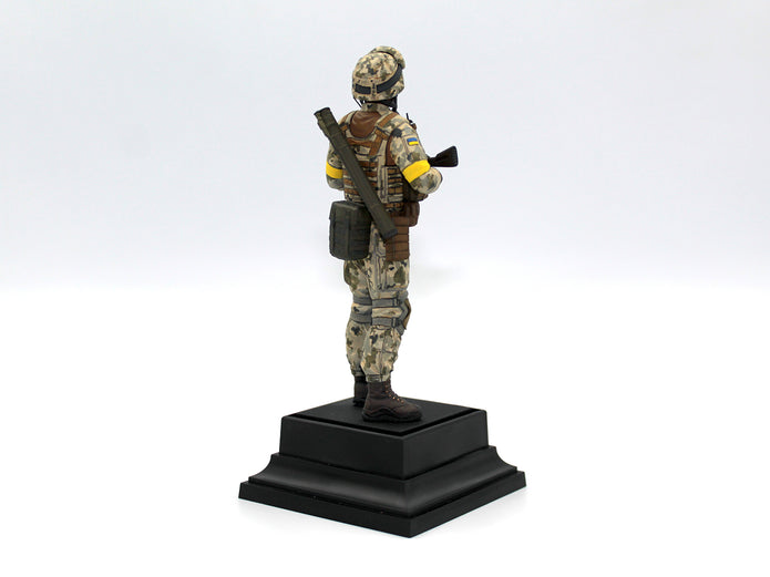 ICM16104 Scale figure modeling kit1:16 Soldier of the Armed Forces of Ukraine