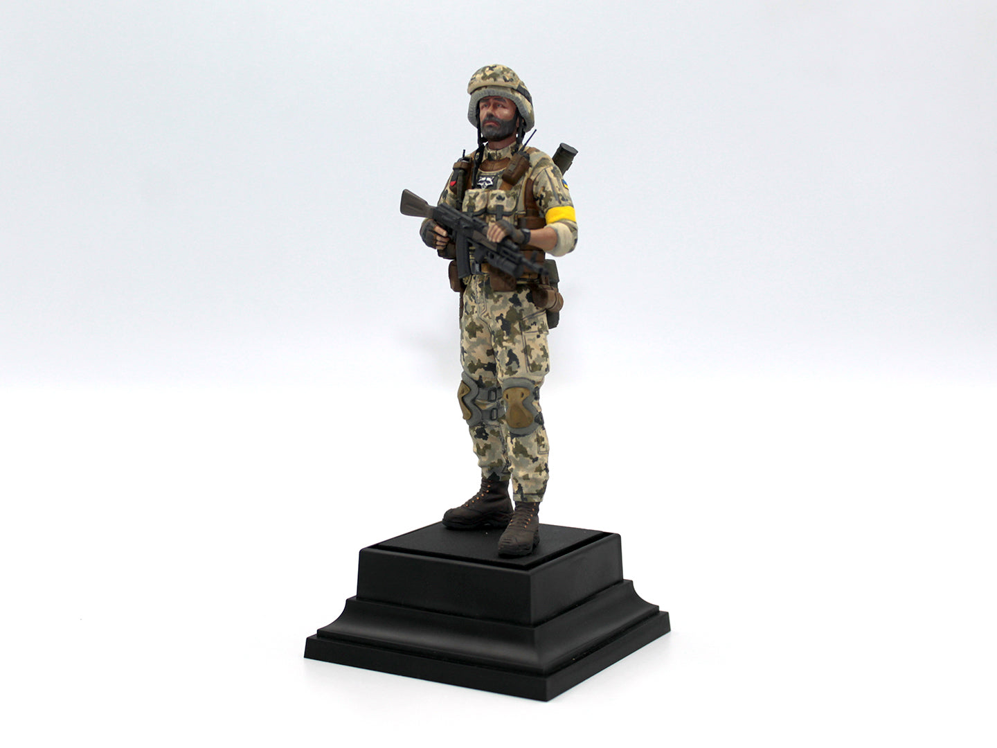 ICM16104 Scale figure modeling kit1:16 Soldier of the Armed Forces of Ukraine