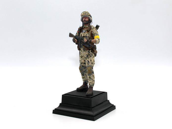 ICM16104 Scale figure modeling kit1:16 Soldier of the Armed Forces of Ukraine