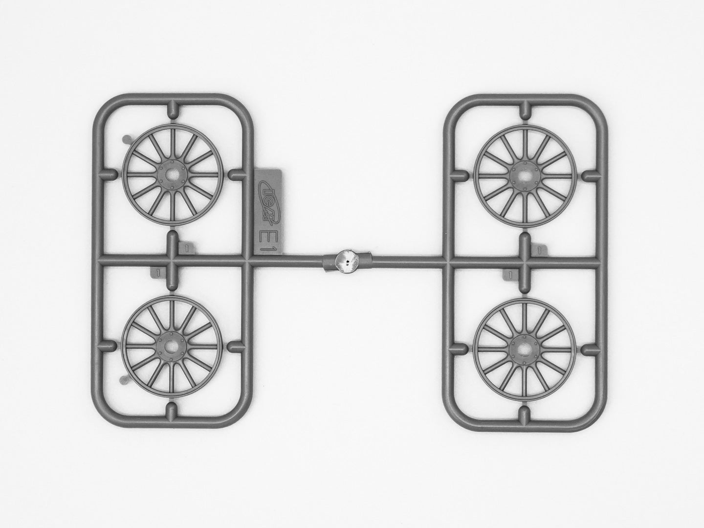 ICM 24001 Plastic model car 1:24 Model T 1913 Roadster, American passenger car