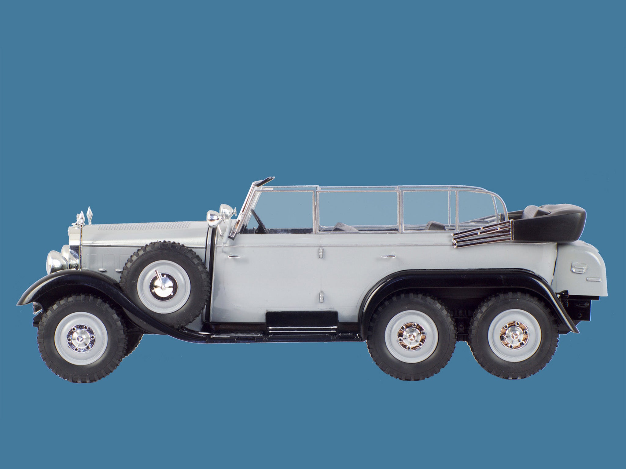 ICM 24011 Scale model kit 1:24 Typ G4 1935 production WWII German personnel car