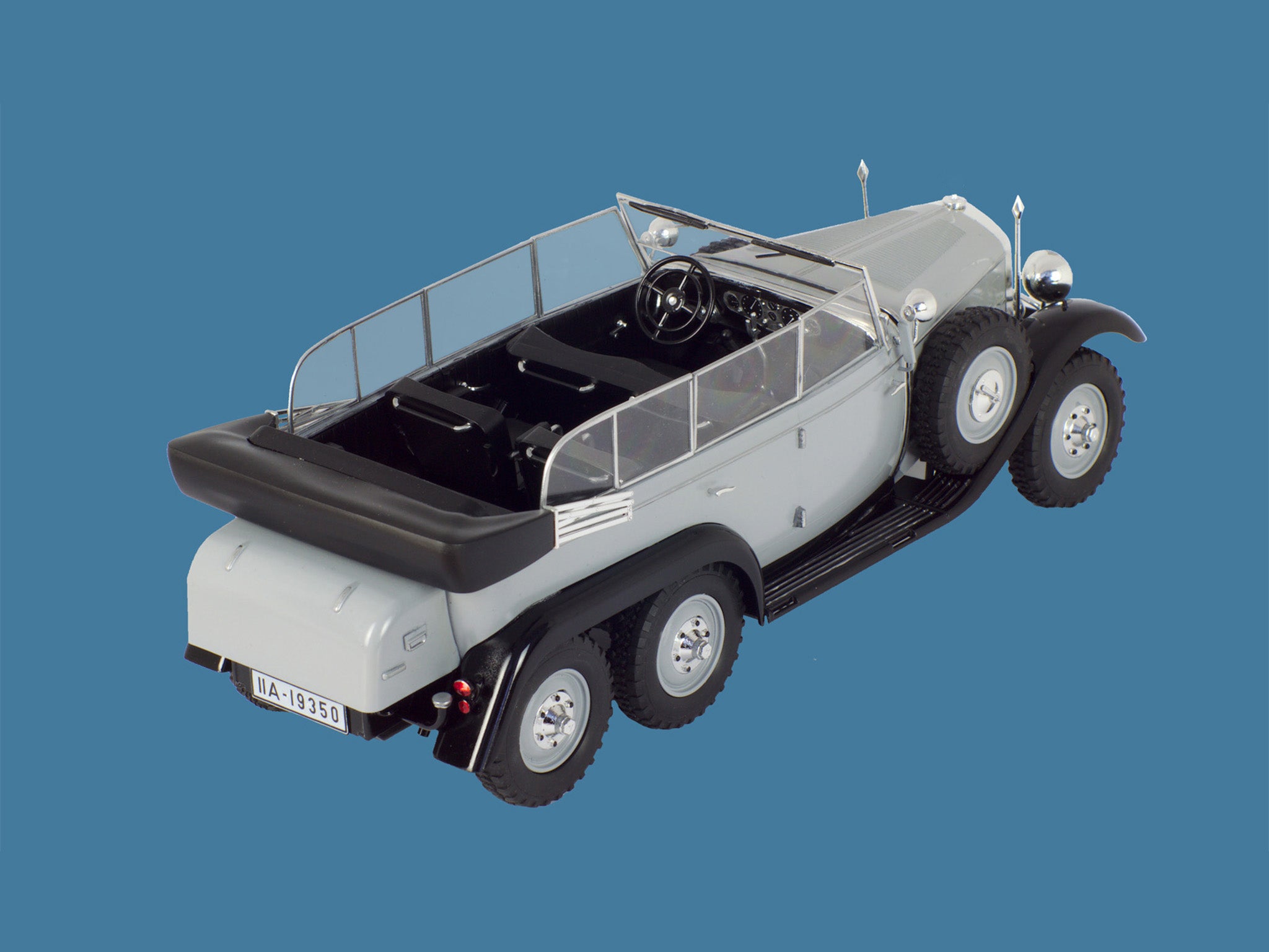 ICM 24011 Scale model kit 1:24 Typ G4 1935 production WWII German personnel car