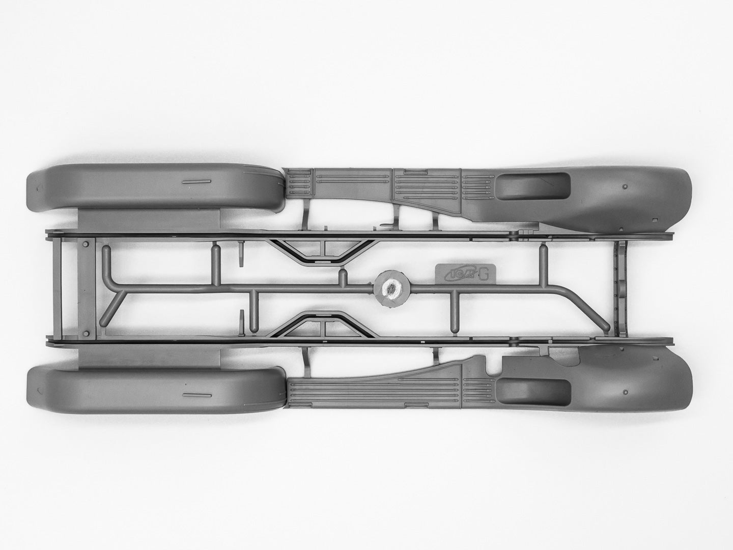 ICM 24012 Plastic model 1:24 Typ G4 with open cover, WWII German personnel car