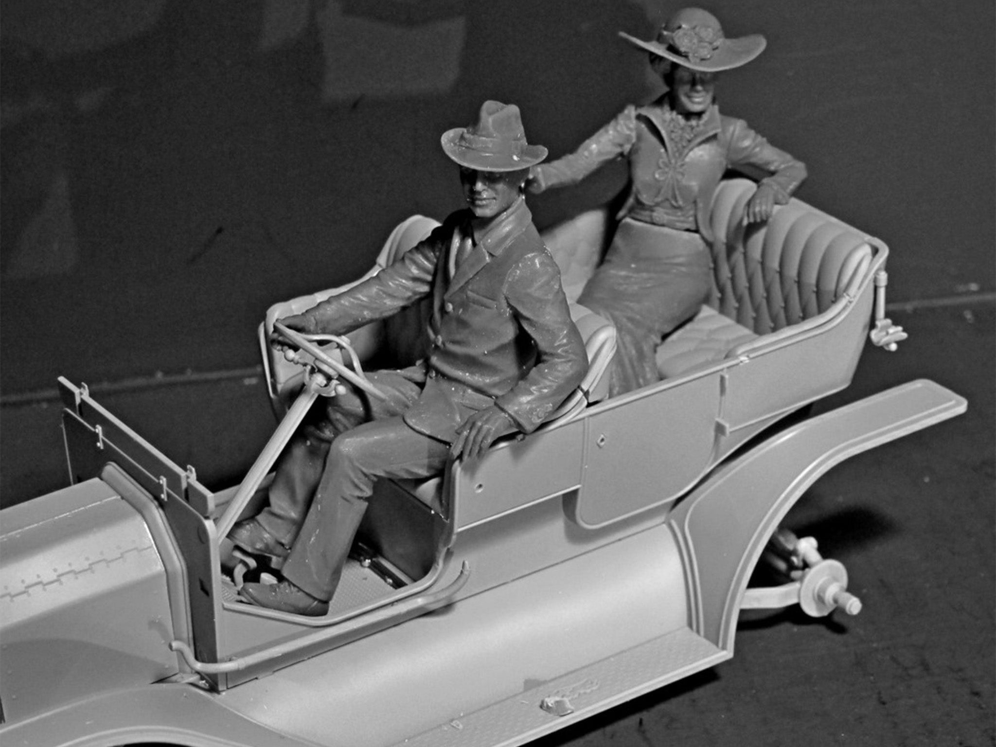 ICM 24013 Plastic figures model kit Scale 1:24 American Motorists (1910 s)