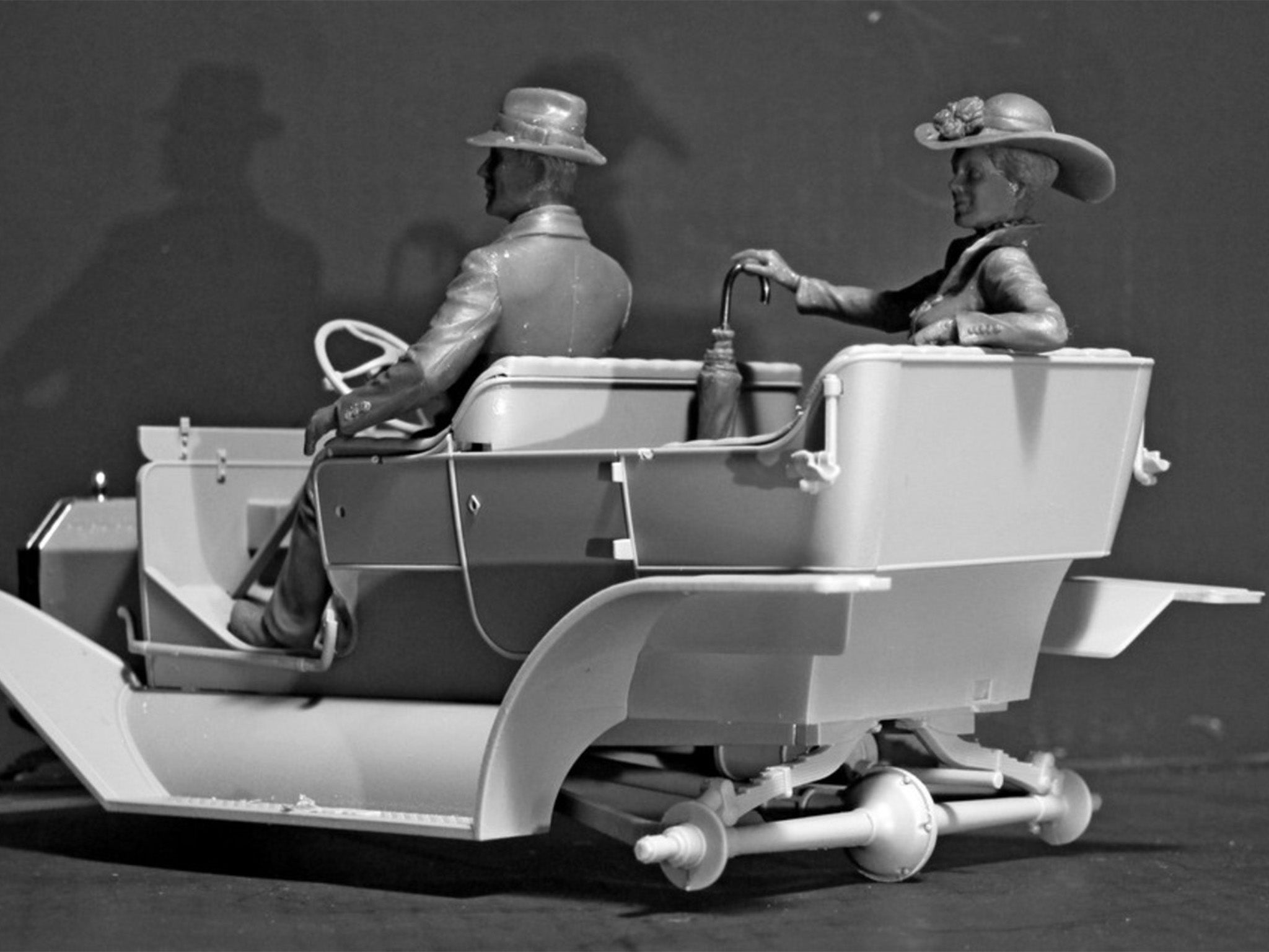 ICM 24013 Plastic figures model kit Scale 1:24 American Motorists (1910 s)