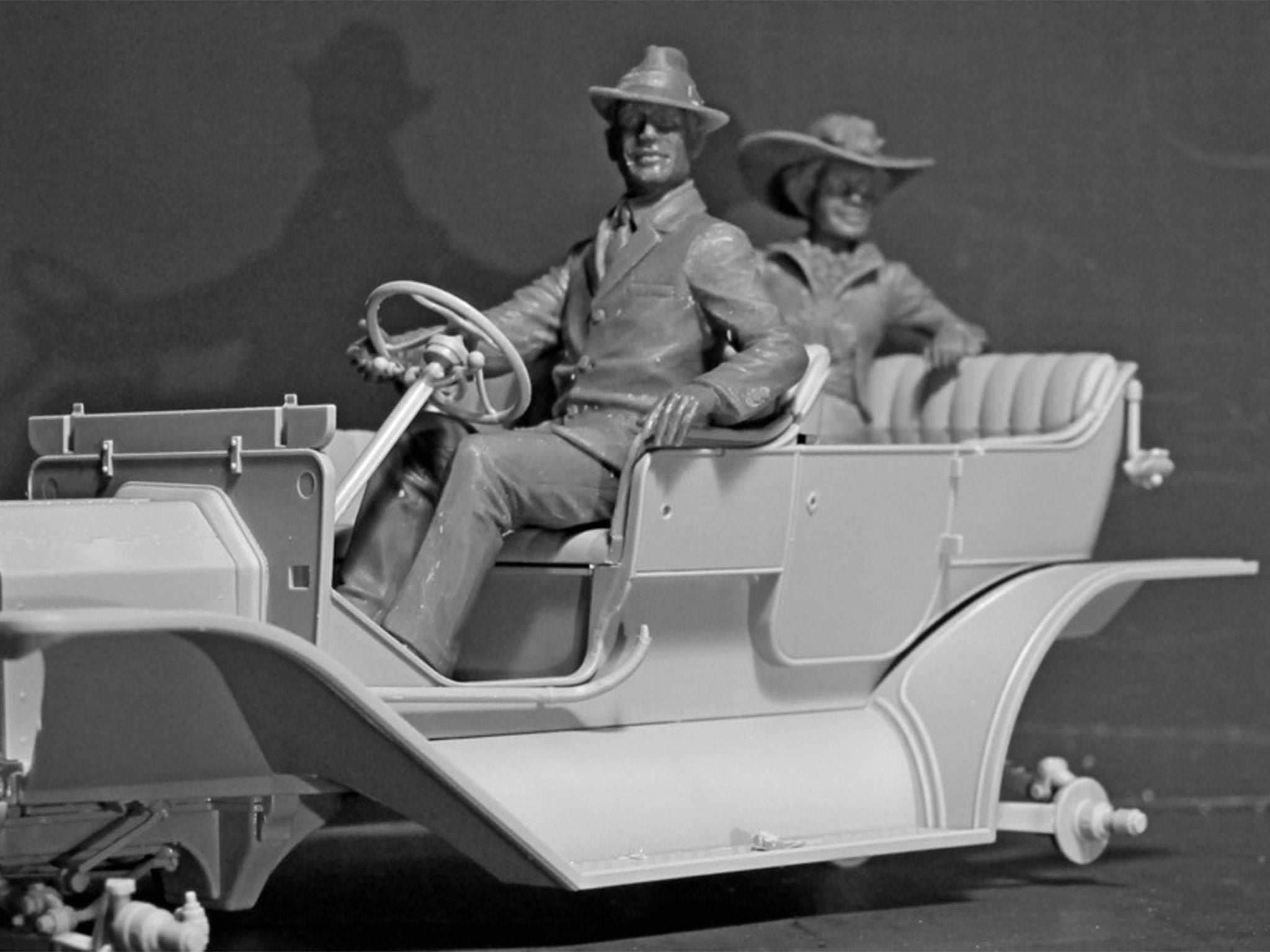 ICM 24013 Plastic figures model kit Scale 1:24 American Motorists (1910 s)