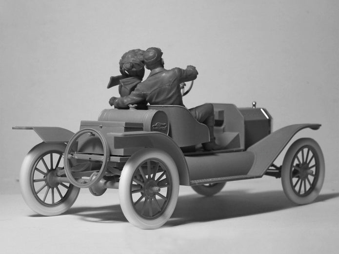 ICM 24014 Plastic model figures kit Scale 1:24 American Sport Car Drivers 1910s