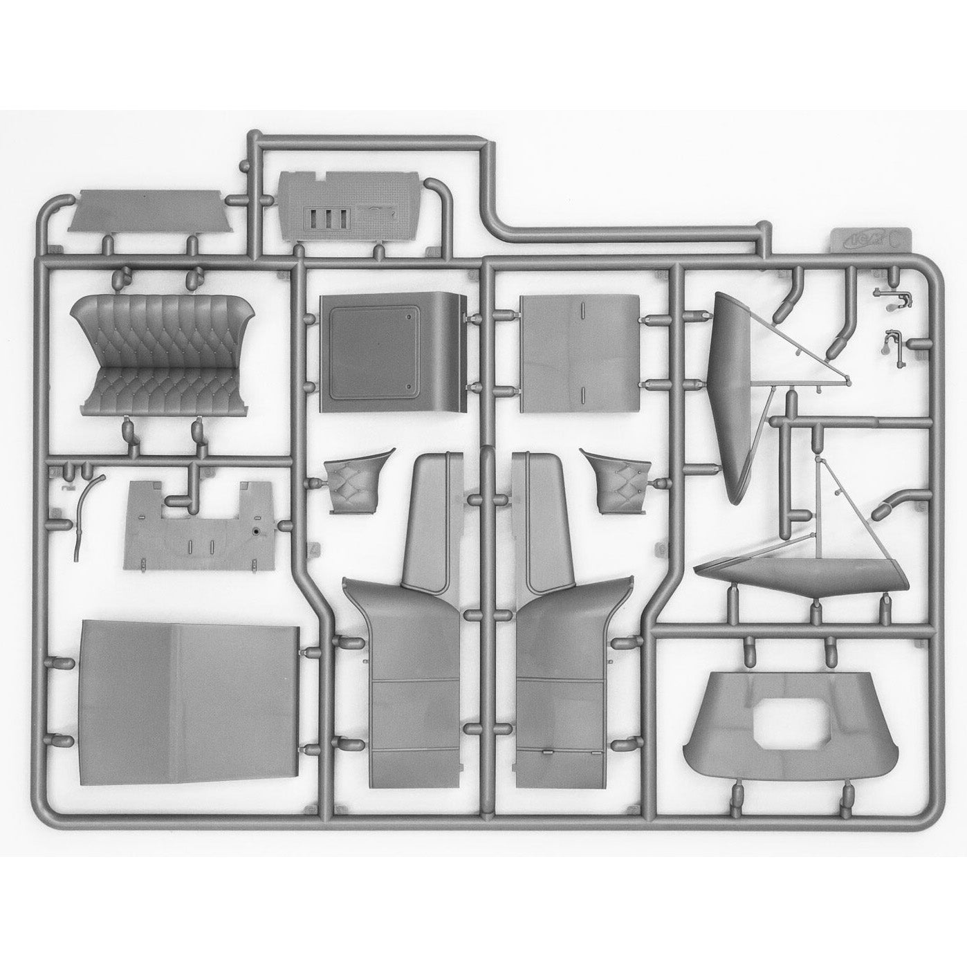 ICM 24016 Plastic model kit 1:24 Model T 1912 Commercial roadster, American car
