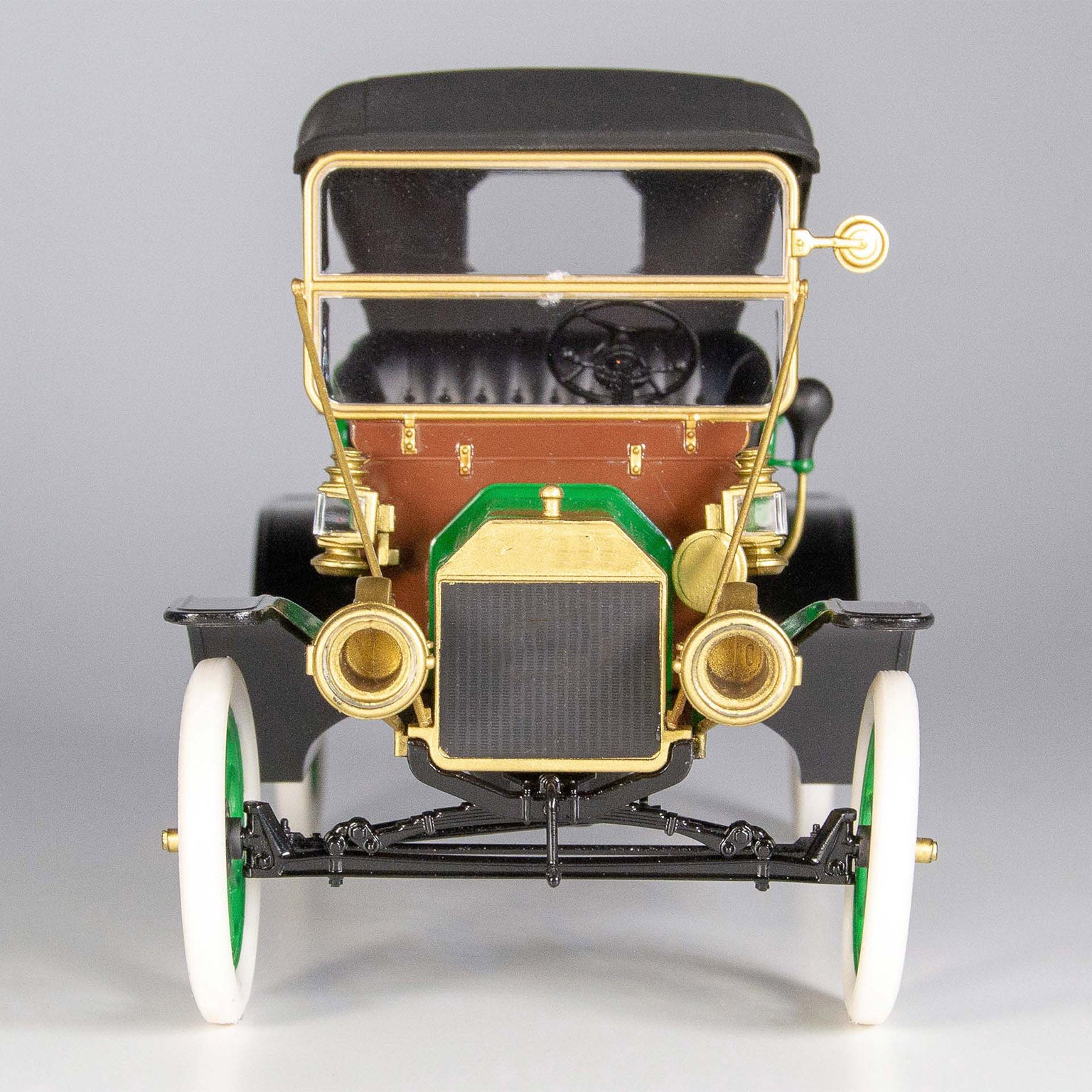 ICM 24016 Plastic model kit 1:24 Model T 1912 Commercial roadster, American car