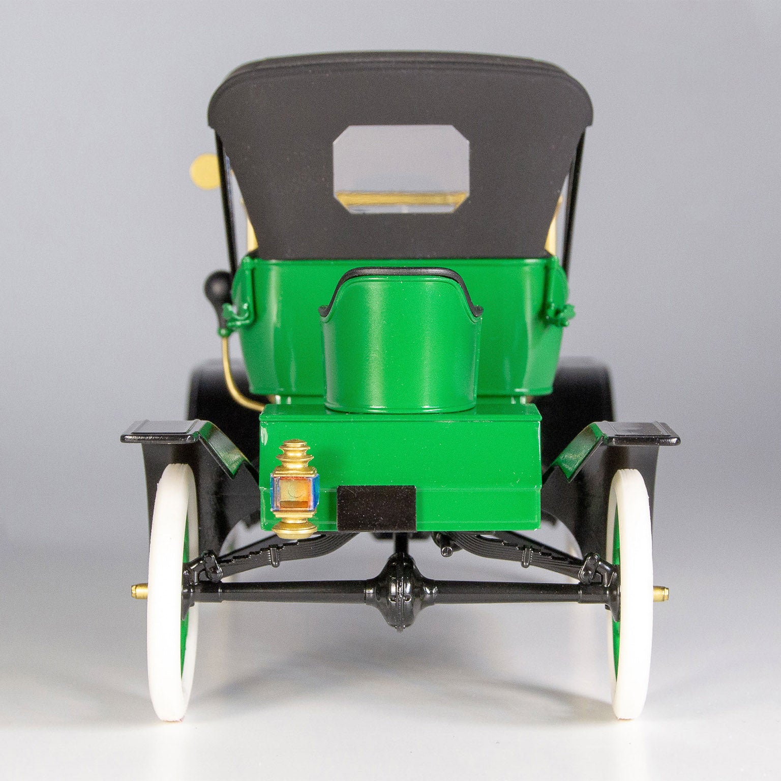 ICM 24016 Plastic model kit 1:24 Model T 1912 Commercial roadster, American car