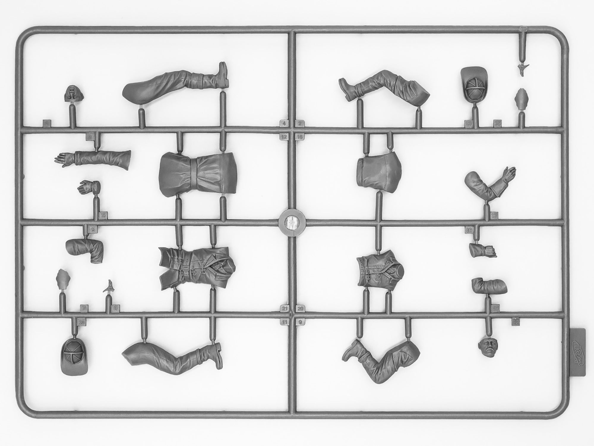 ICM 24017 Plastic model Truck  kit Scale 1:24 Model T 1914 Fire Truck with Crew