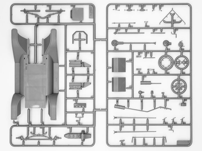 ICM 24017 Plastic model Truck  kit Scale 1:24 Model T 1914 Fire Truck with Crew