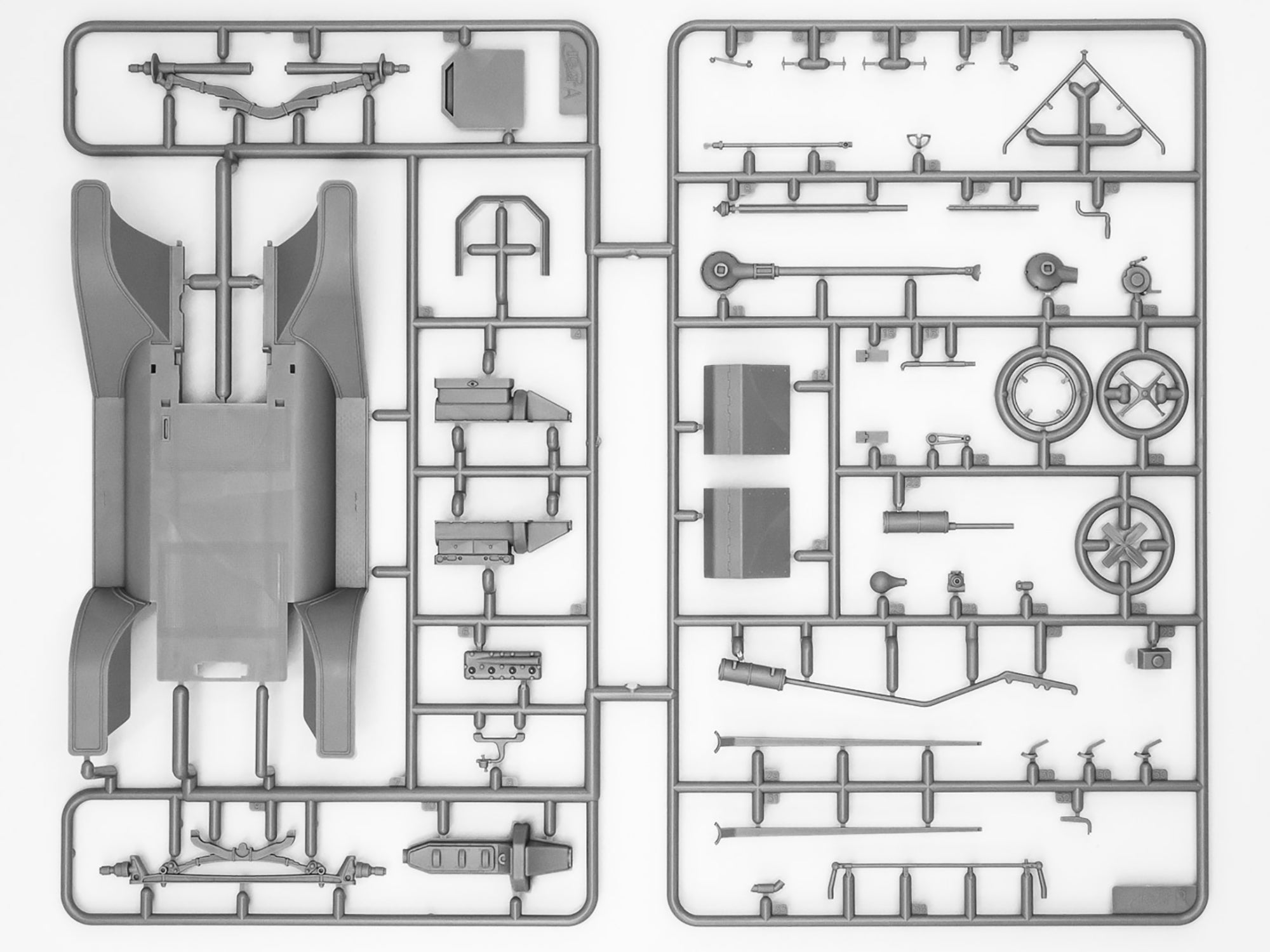 ICM 24017 Plastic model Truck  kit Scale 1:24 Model T 1914 Fire Truck with Crew