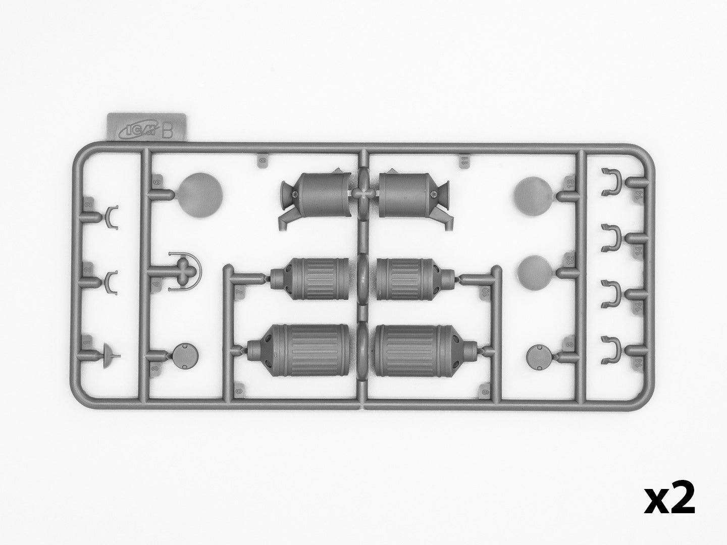 ICM 24019 Scale 1:24 Gasoline delivery, Model T 1912 Delivery Car with American