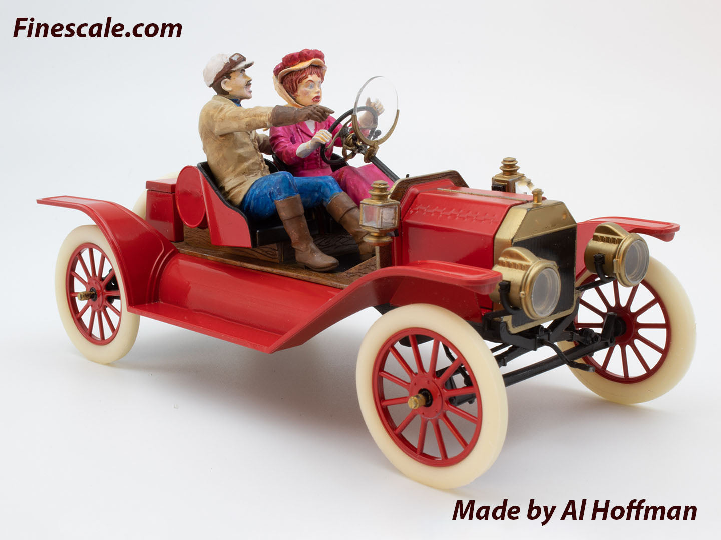 ICM 24026 Scale model 1:24 ModelT 1913 Speedster with American Sport Car Drivers