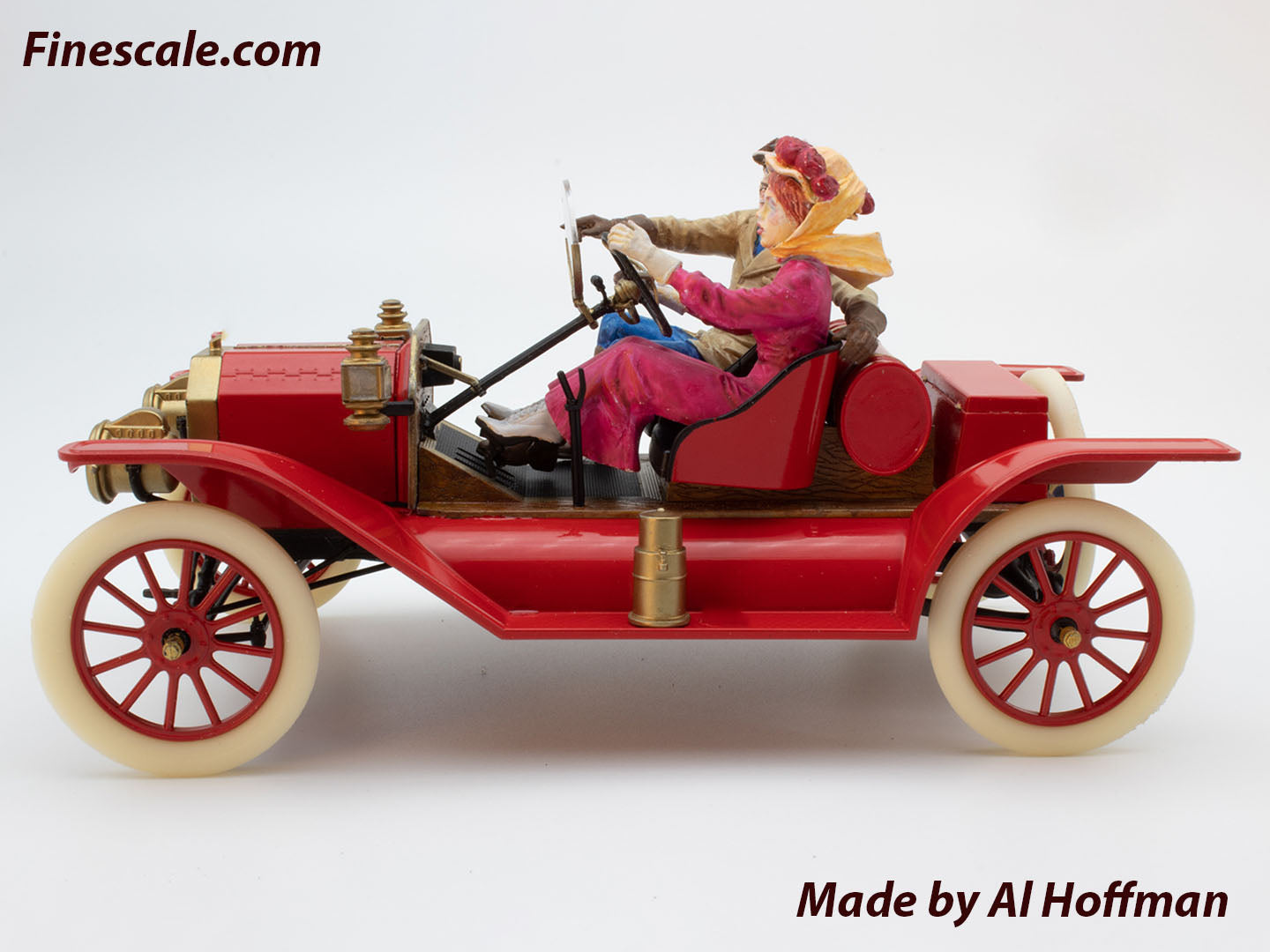 ICM 24026 Scale model 1:24 ModelT 1913 Speedster with American Sport Car Drivers