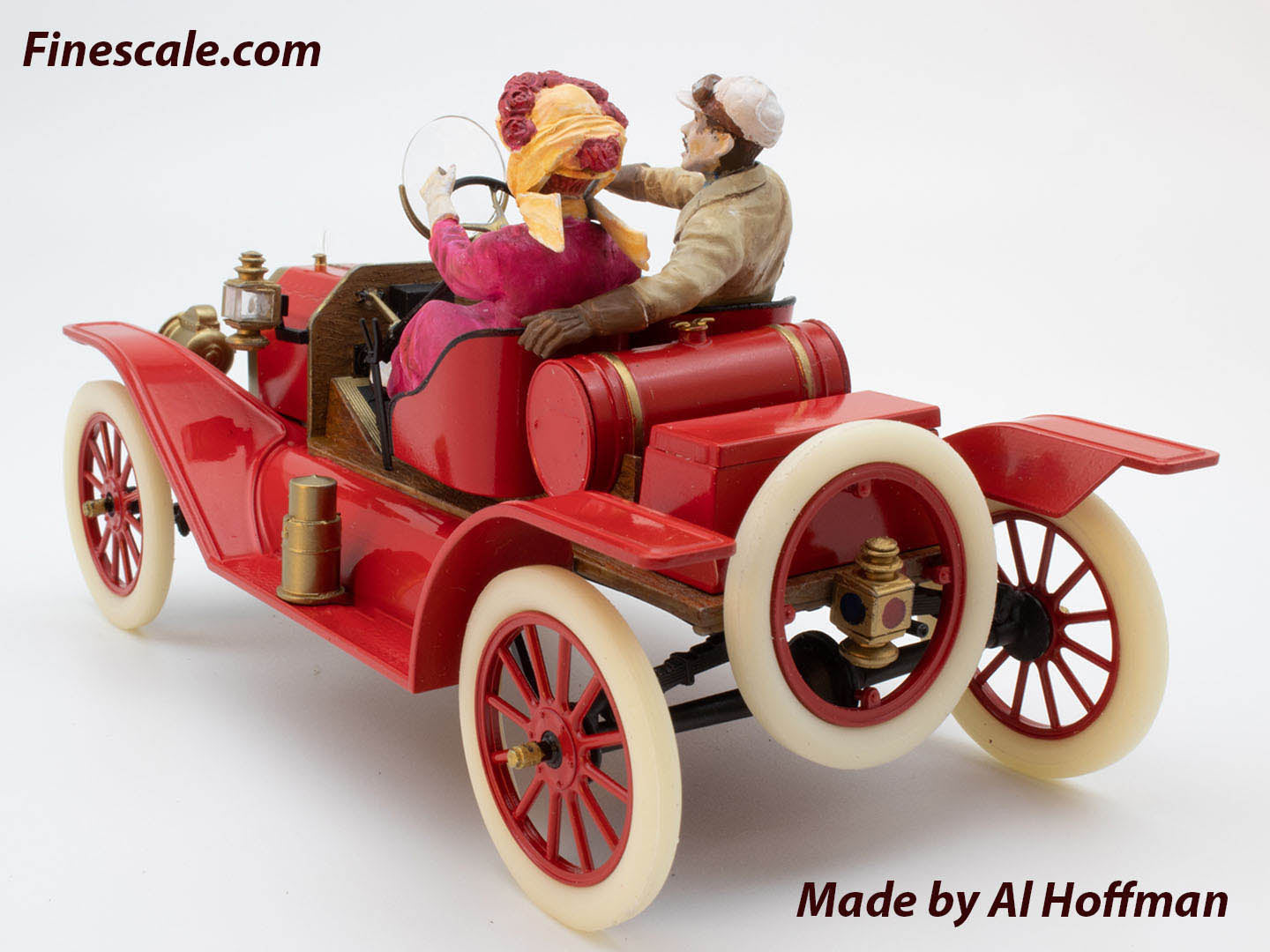 ICM 24026 Scale model 1:24 ModelT 1913 Speedster with American Sport Car Drivers