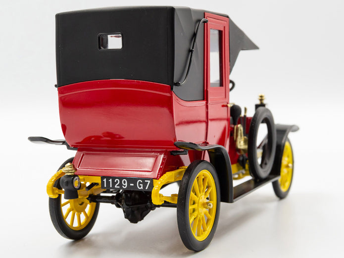 ICM 24030 Plastic model car kit 1:24 Type AG 1910 Paris Taxi - modelling kit