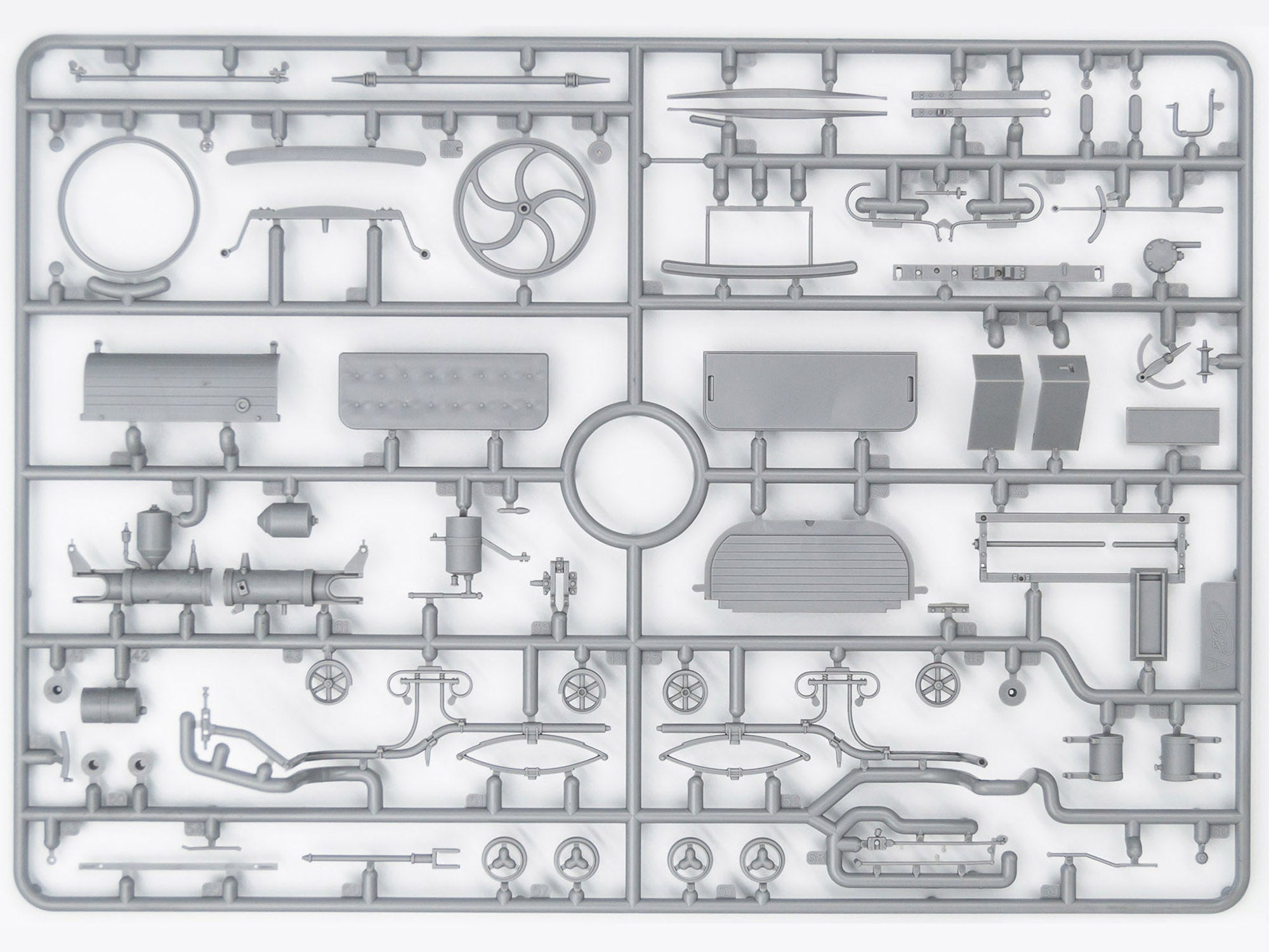 ICM 24041 car plastic models kit Scale 1:24 Patent-Motorwagen 1886+Scale figures