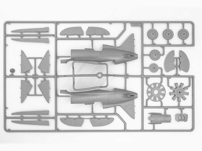 ICM 32005 Plastic model aircraft kit Scale 1:32 Soviet Fighter I-16 type 17