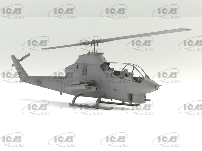 ICM 32060 Scale model kit 1:32 AH-1G Cobra US Attack Helicopter early production