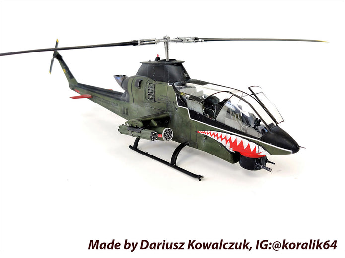 ICM 32061 Plastic model Helicopter kit 1:32 AH-1G Cobra US Attack Helicopter