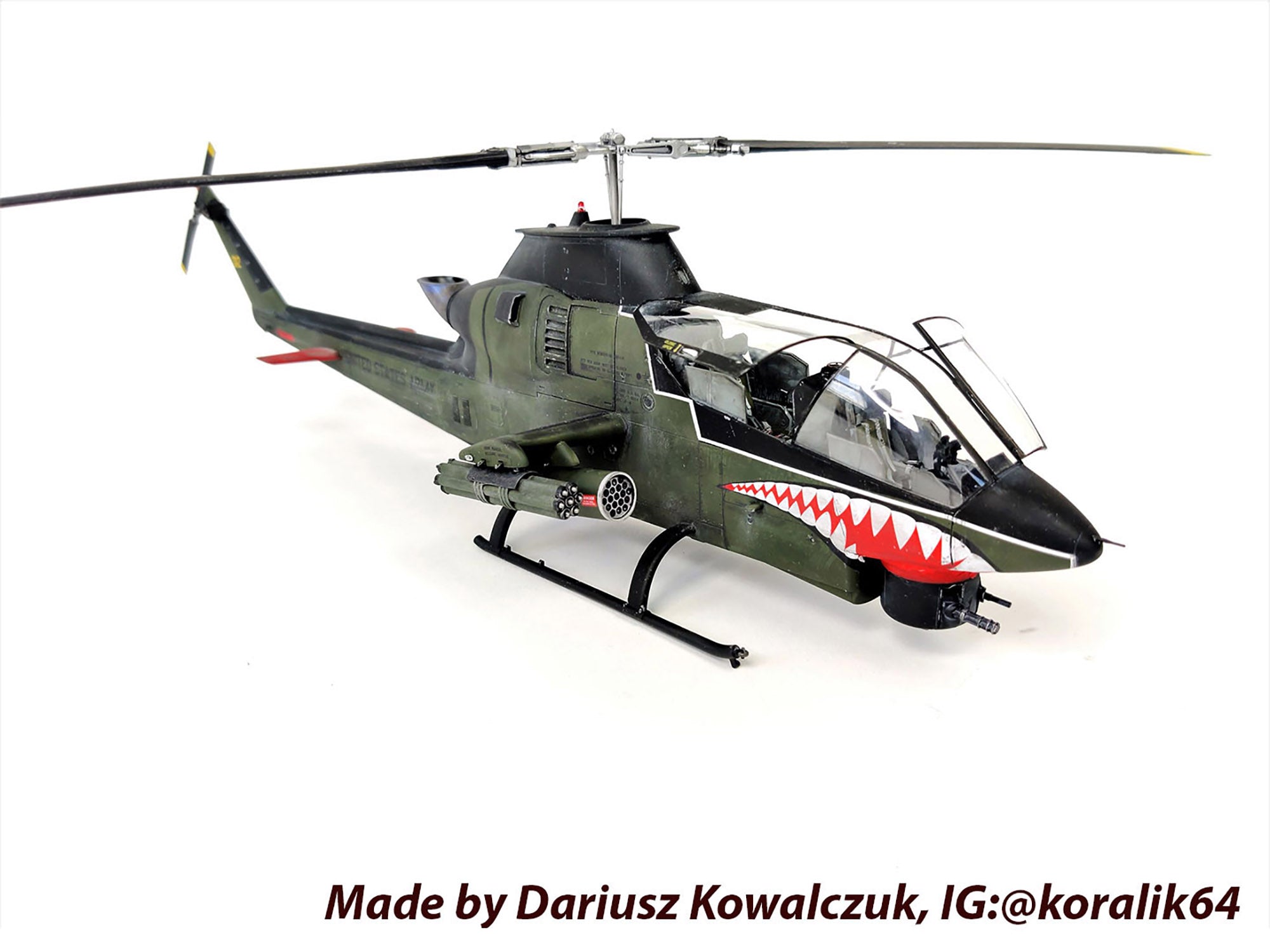 ICM 32061 Plastic model Helicopter kit 1:32 AH-1G Cobra US Attack Helicopter