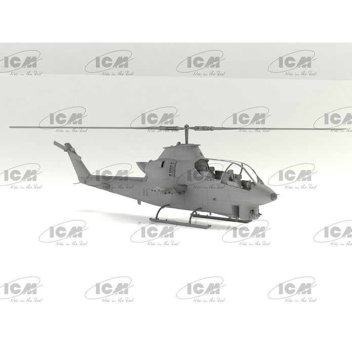 ICM 32062 Plastic model kit Scale 1:32 AH-1G Vietnam War US Helicopter Pilots