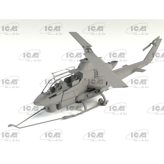 ICM 32062 Plastic model kit Scale 1:32 AH-1G Vietnam War US Helicopter Pilots