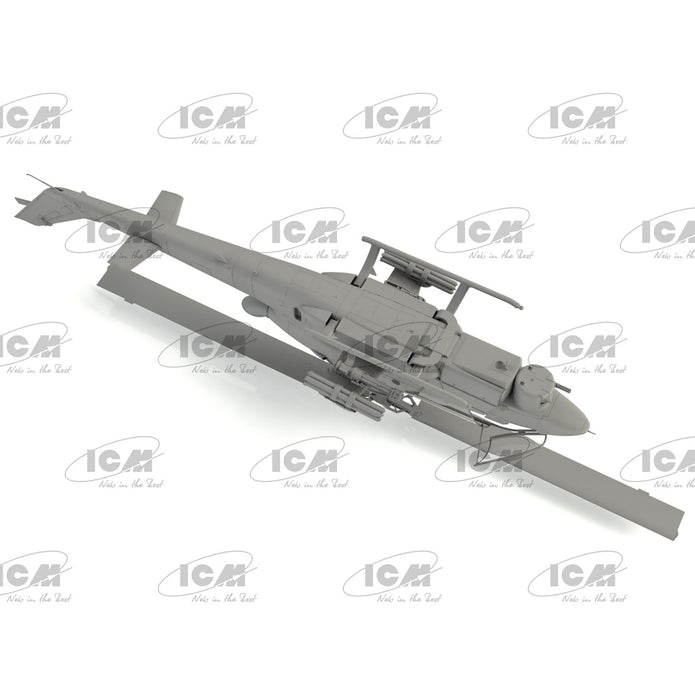 ICM 32062 Plastic model kit Scale 1:32 AH-1G Vietnam War US Helicopter Pilots