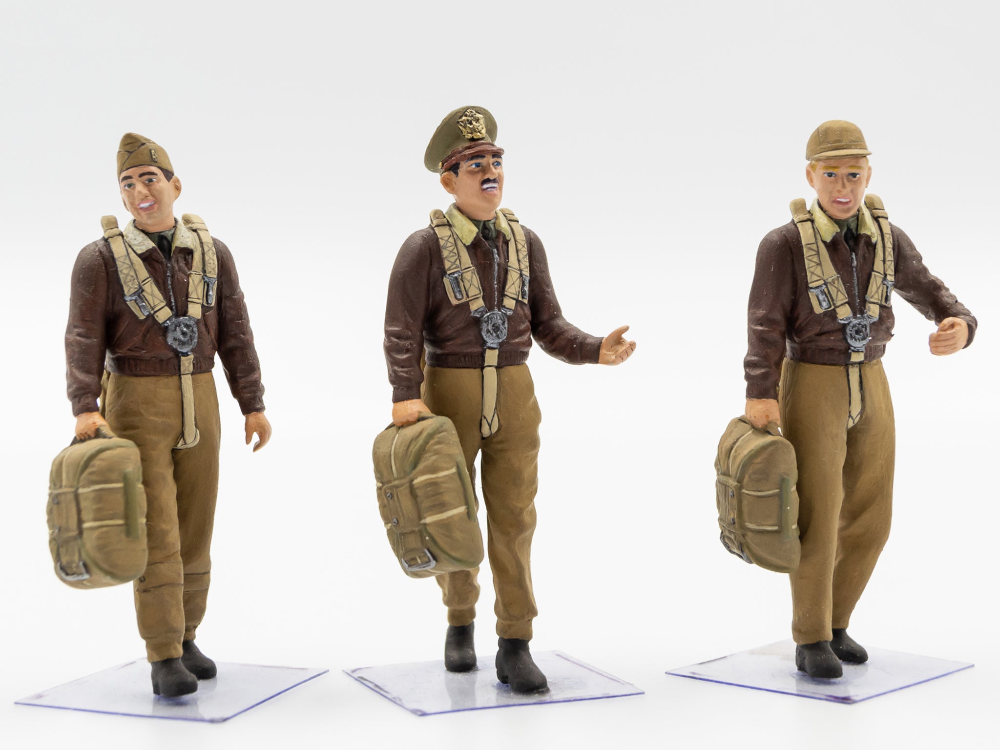 ICM 32104 Plastic model kit Scale 1:32 USAAF Pilots (1941-1945) (3 figures)