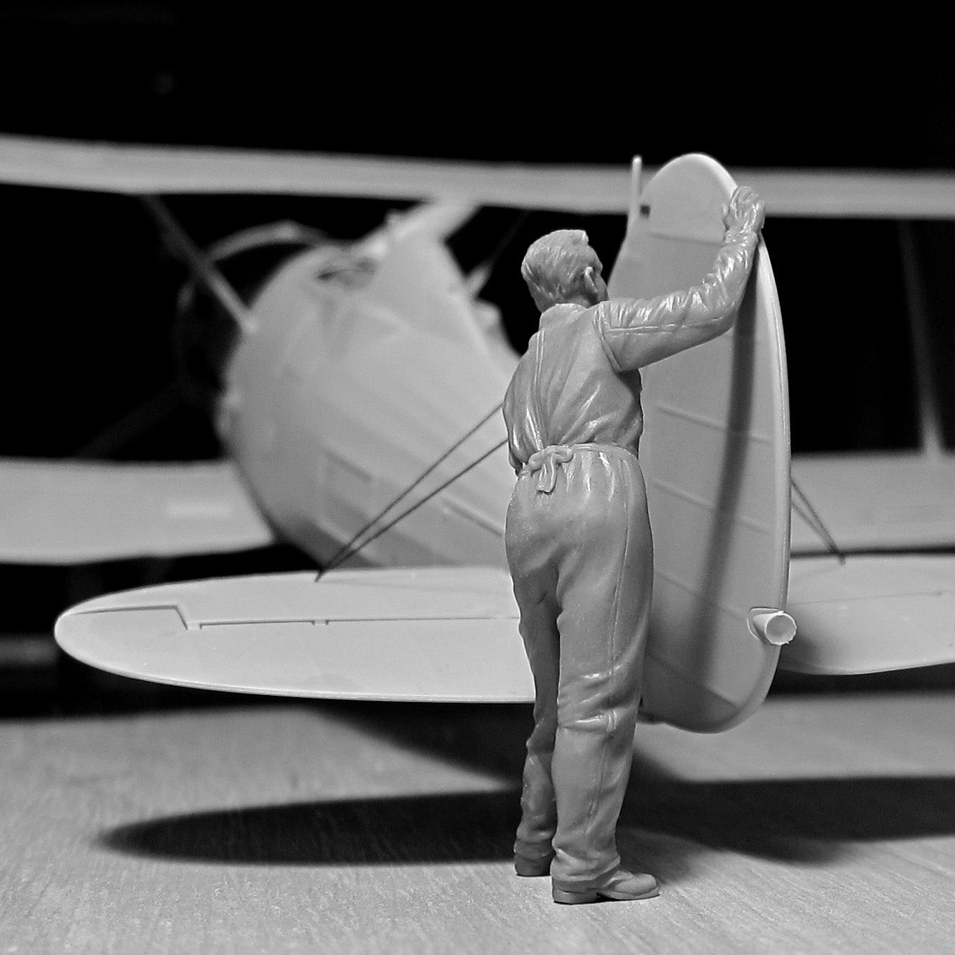 ICM 32107 model kit 1:32 UK Air Force Ground Staff WWII (1939-1945) (3 figures)