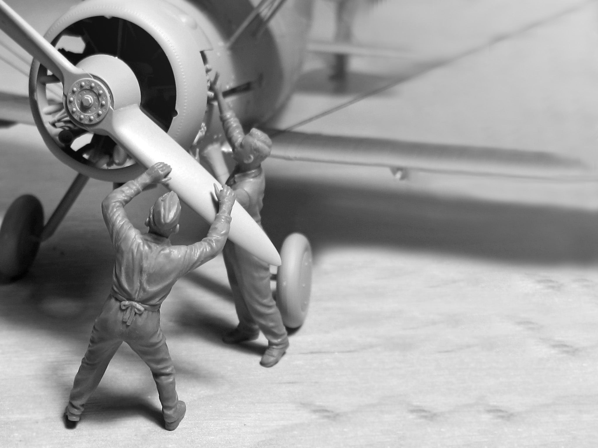 ICM 32107 model kit 1:32 UK Air Force Ground Staff WWII (1939-1945) (3 figures)