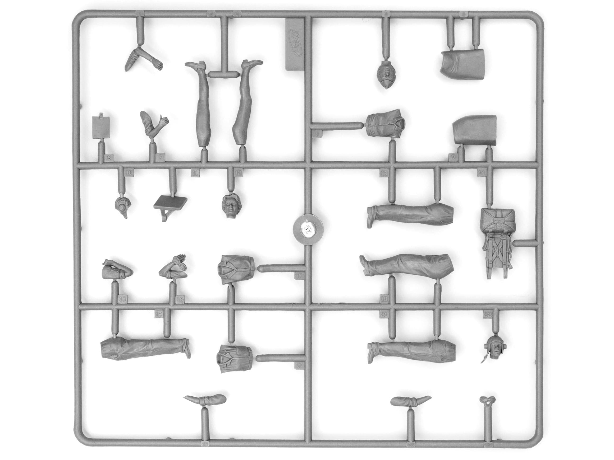 ICM 32108 Plastic model kit Scale 1:32 US WASP (1943-1945) (3figures) kits model