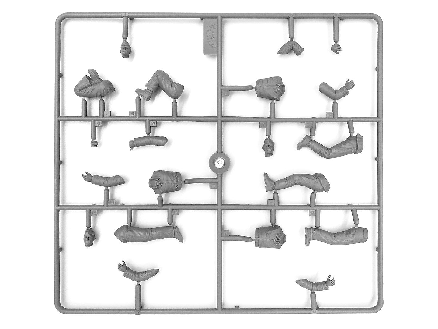 ICM 32109 model kit 1:32 German Luftwaffe Ground Personnel (1939-1945) 3 figures