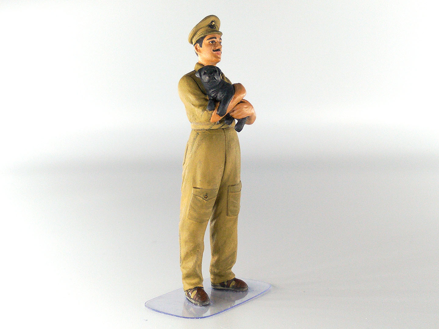 ICM 32110 Plastic model kit 1:32 Italian Pilots in Tropical Uniform (1939-1943)