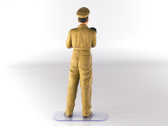 ICM 32110 Plastic model kit 1:32 Italian Pilots in Tropical Uniform (1939-1943)
