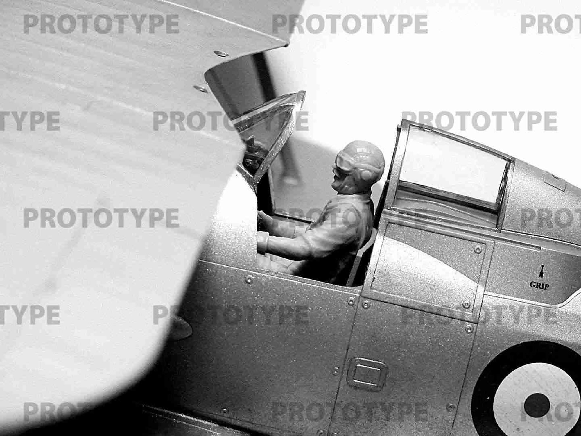 ICM 32112 Plastic model Scale 1:32 WWII Allies Pilots in the cockpit 3 figures